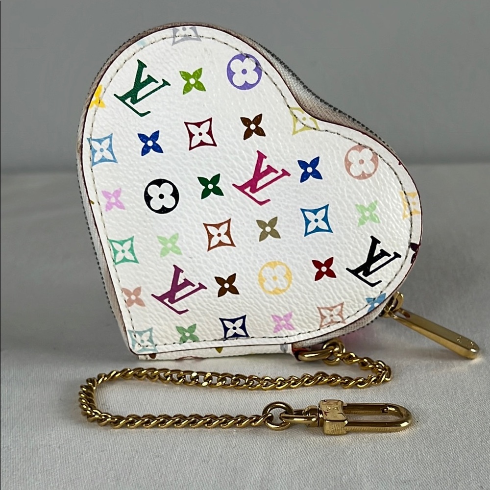 Heart-Shaped Multicolor Coin Purse with Gold Chain